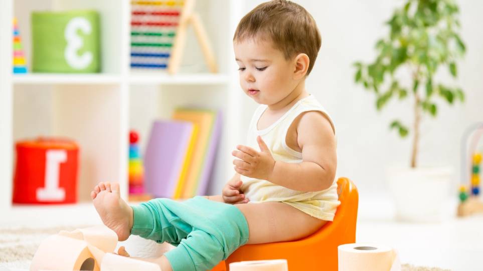 چه تدابیری در آموزش توالت رفتن کودک موفق است
