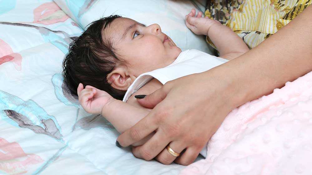 مراقبت اطرافیان از کودک