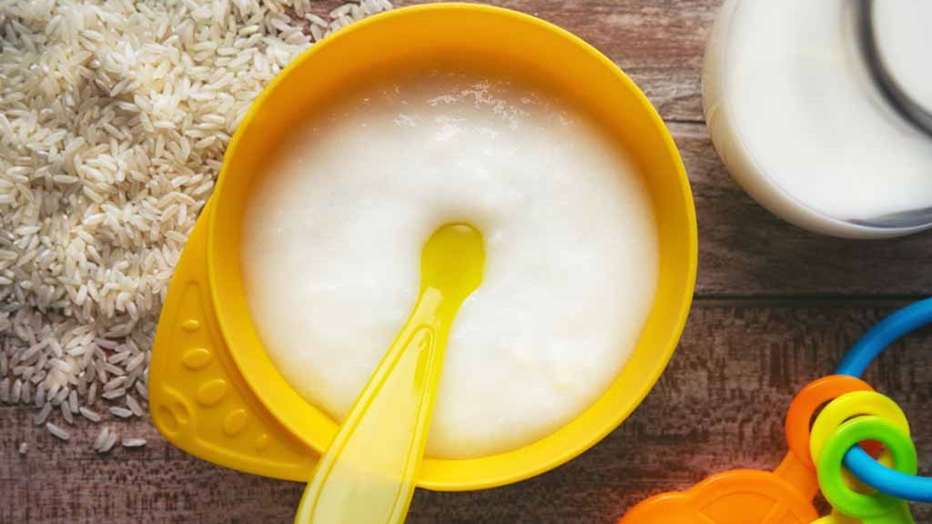 غذای کودک: فرنی آرد برنج 