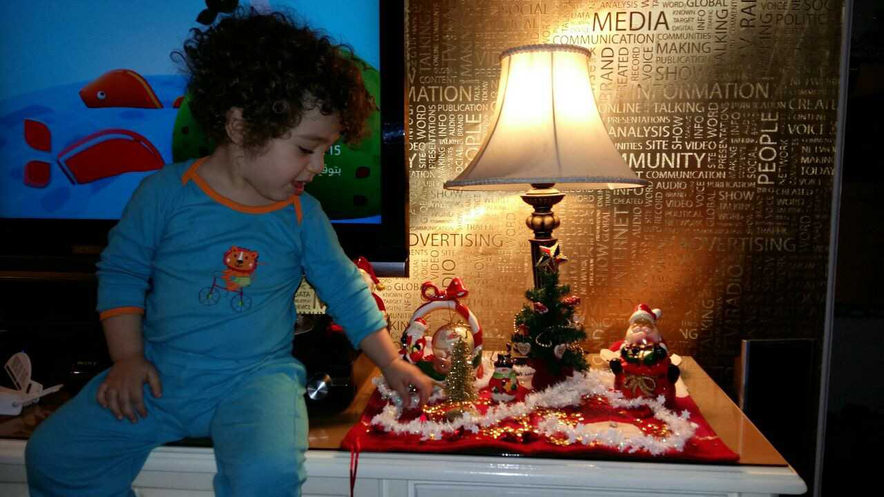 چرا بچهٔ من تمام شب بیدار است و تمام روز می‌خوابد؟