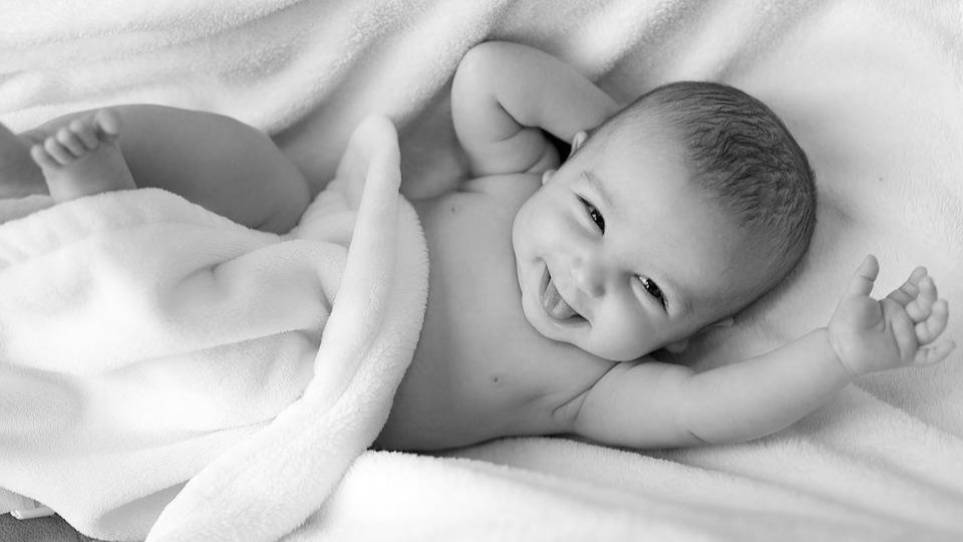 چرا پاهای نوزاد من پرانتزی است؟